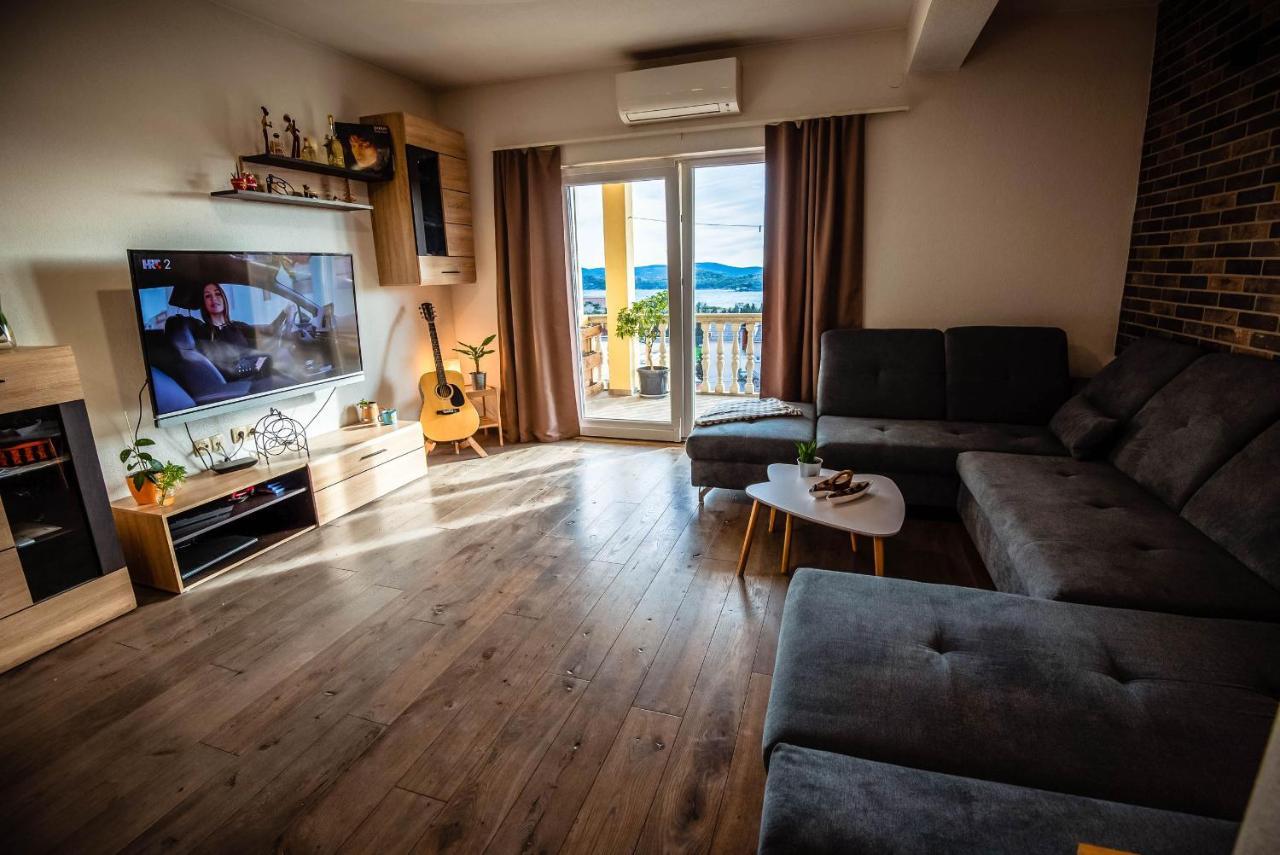 Apartman Fjaka 希贝尼克 外观 照片