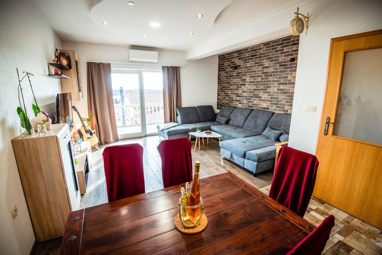 Apartman Fjaka 希贝尼克 外观 照片