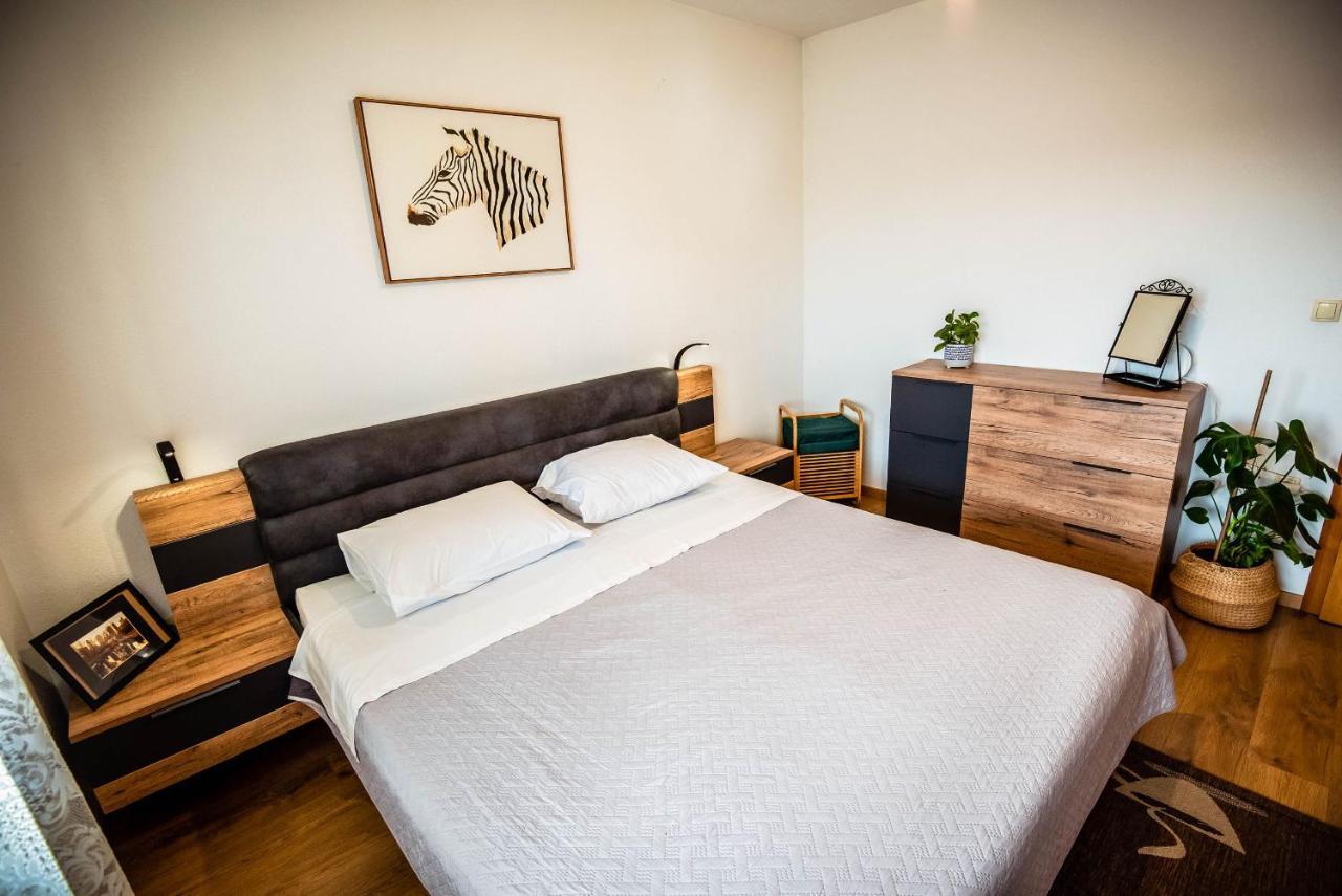 Apartman Fjaka 希贝尼克 外观 照片