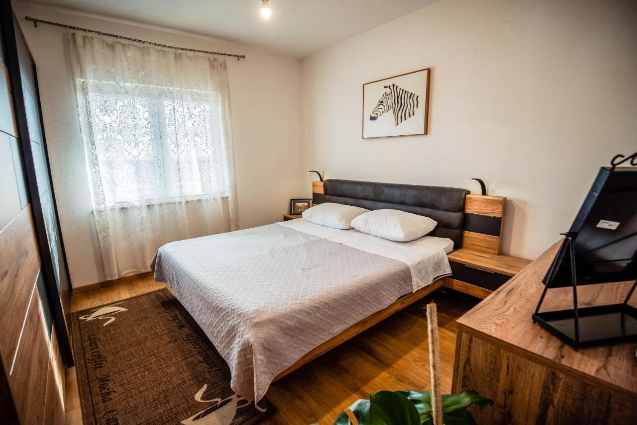 Apartman Fjaka 希贝尼克 外观 照片